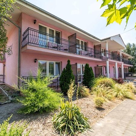 Apartmany Karmon Park Veľký Meder 外观 照片