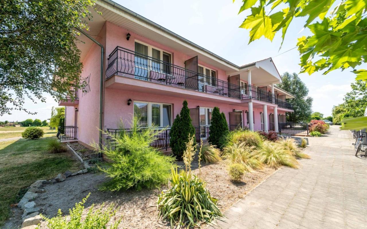 Apartmany Karmon Park Veľký Meder 外观 照片