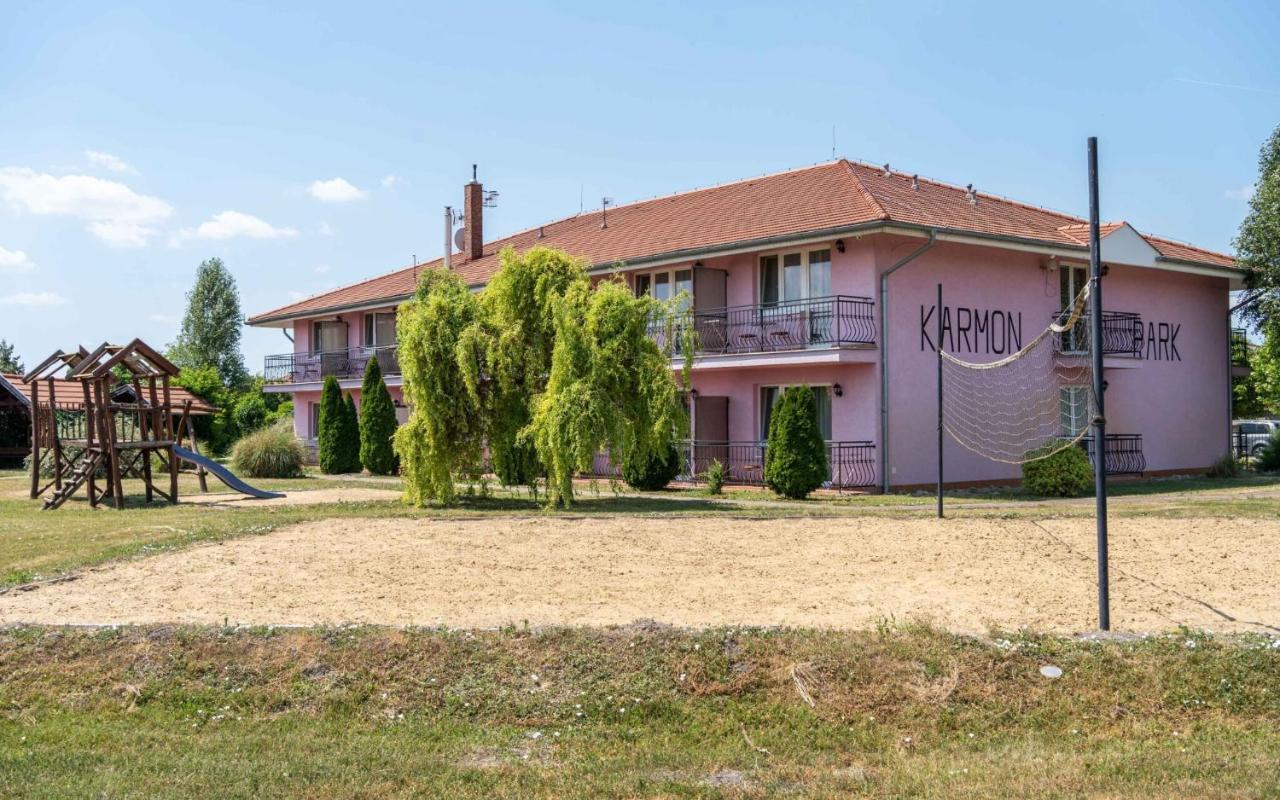 Apartmany Karmon Park Veľký Meder 外观 照片