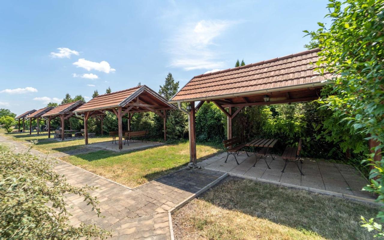 Apartmany Karmon Park Veľký Meder 外观 照片